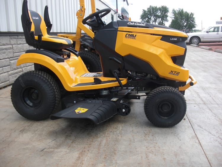 Cub Cadet LX42 XT2